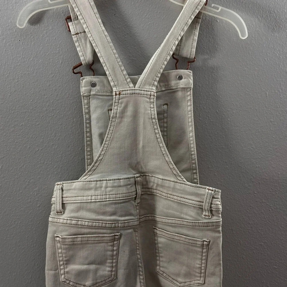Cat & Jack Girls Beige Overall Shorts Ultimate Stretch Size S (6/6x). - Picture 8 of 10
